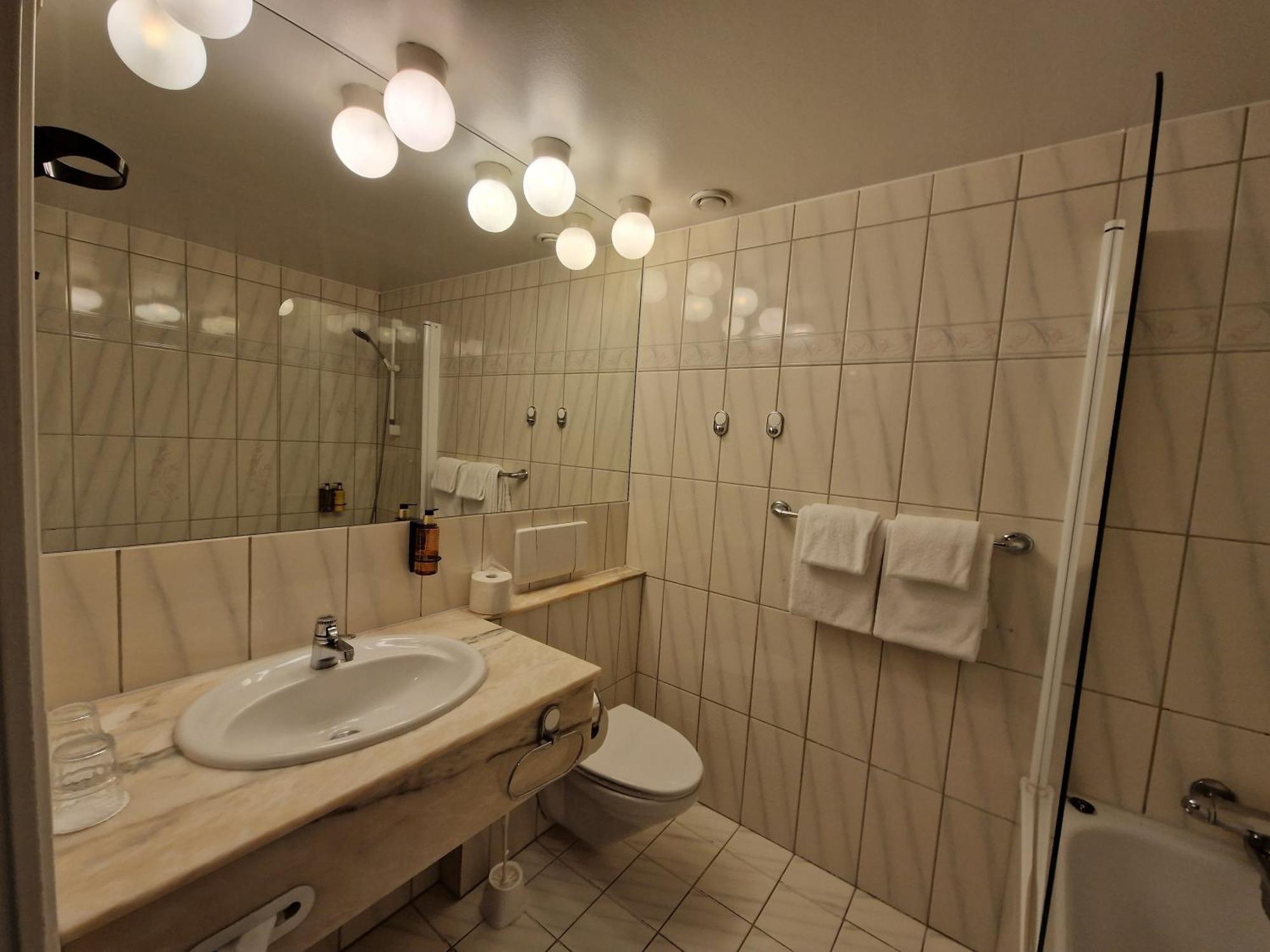 גיילו Dr. Holms Hotel מראה חיצוני תמונה
